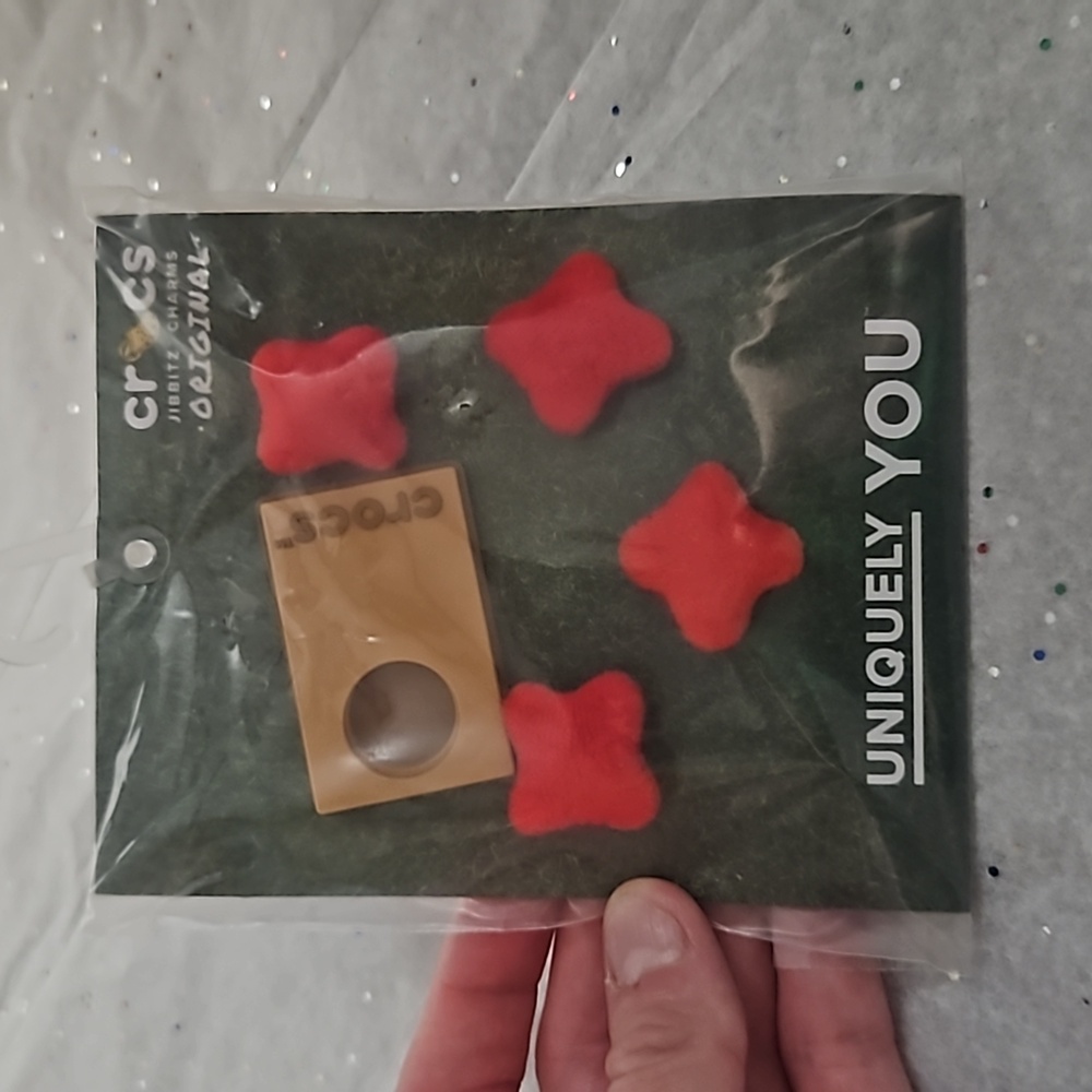 CROCS JIBBITZ CORNHOLE 5 PACK CHARMS: NEW IN PACKAGE